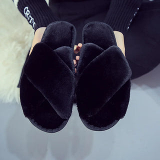 Lizzy - Fluffy slippers - Criss-cross style